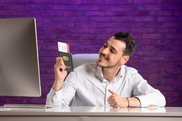 5 Key Benefits of the UAE Pink Visa for Global Professionals cover picture