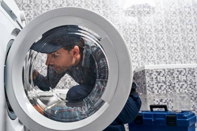 7 Signs You Should Call an Appliance Repair Service cover picture