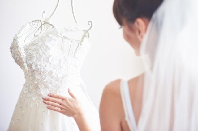 How to Choose the Perfect Wedding Dress for Your Body Type cover picture