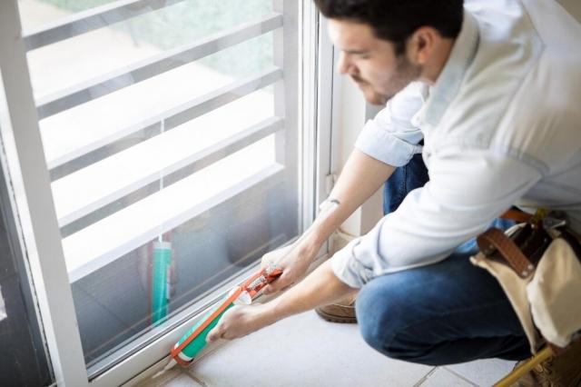 How to Know When It’s Time to Replace Your Home Window cover picture