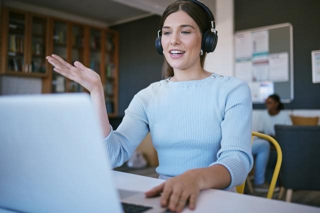 7 Advantages of Utilizing an Online Notary Service for Routine Documents cover picture