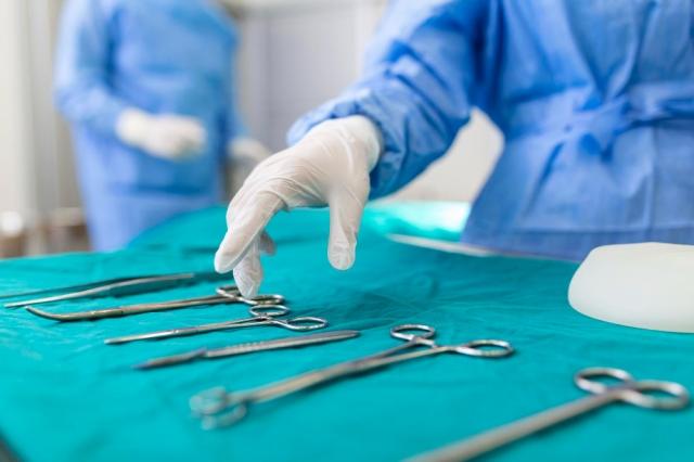 Key Features of a Complete Surgical Suture Kit You Should Know cover picture