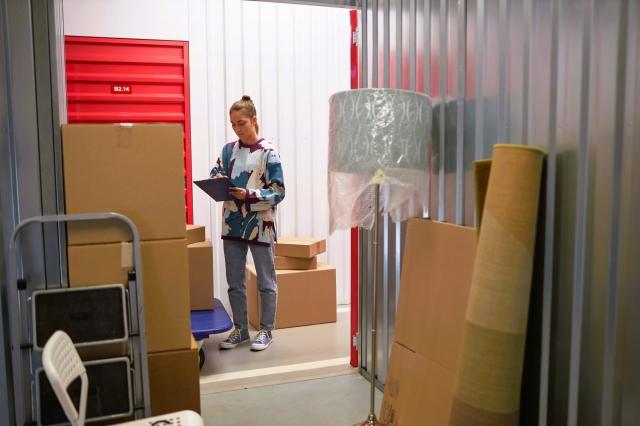 7 Key Tips for Choosing the Perfect Storage Unit Size cover picture
