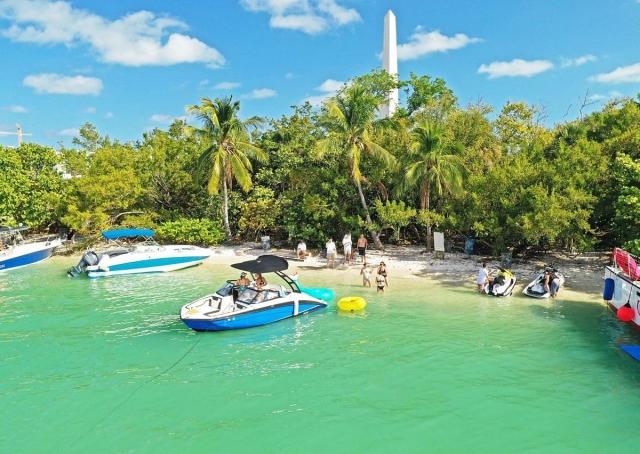 Wellness through nutrient-rich dining by Miami's waterfront cover picture