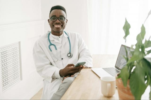 Reducing Medical Waste: How Healthcare Can Achieve Sustainability cover picture