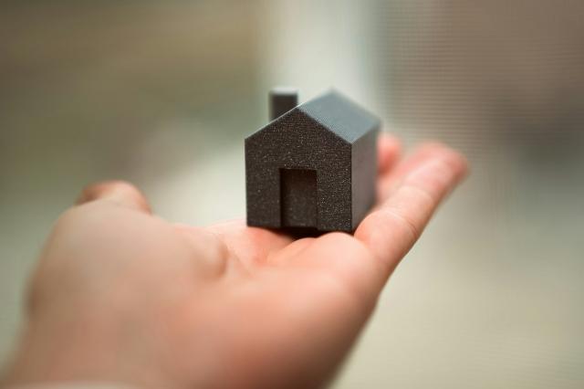 How to Alleviate Stress When Selling Your House cover picture