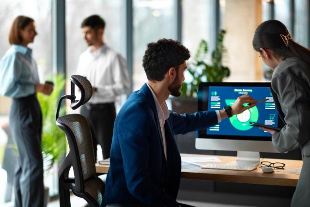 How Business Can Stay Relevant in the Digital World cover picture