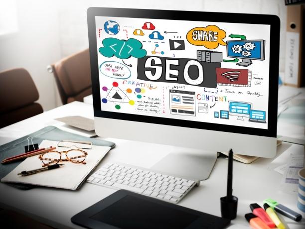 How Ecommerce SEO is Different from Normal SEO cover picture