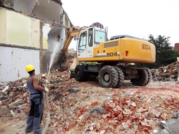 Why Detailed Demolition Is Crucial for Safe and Successful Renovations? cover picture