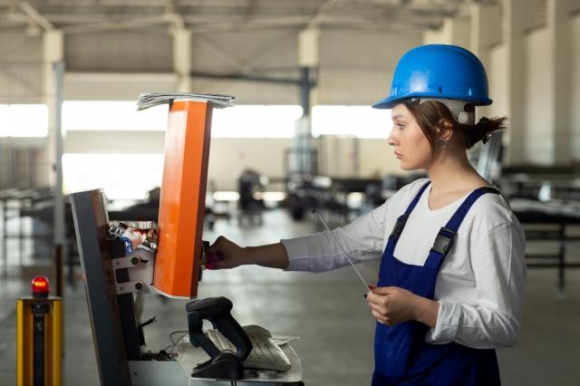 The Advantages of Using Trough Conveyors in Material Handling cover picture