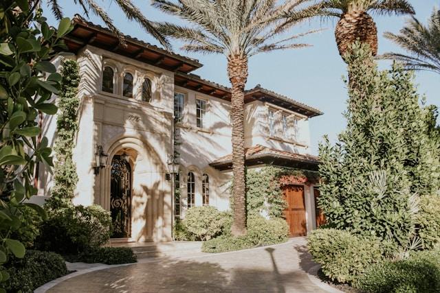 Get a Fair Offer in Glendale to Downsize Effortlessly cover picture