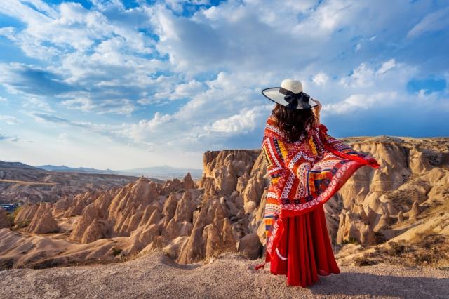 How Travel Can Inspire a New Outlook on Life cover picture