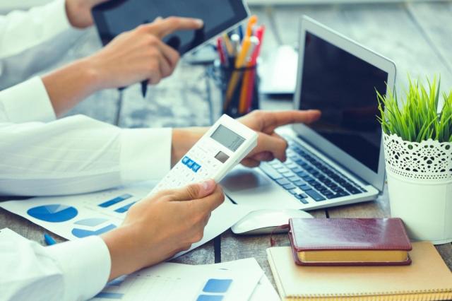 How Payroll System Software Benefits Efficient Payroll Management cover picture