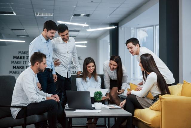 How to Choose the Right Employee Benefits Plan for Your Team Size and Budget cover picture