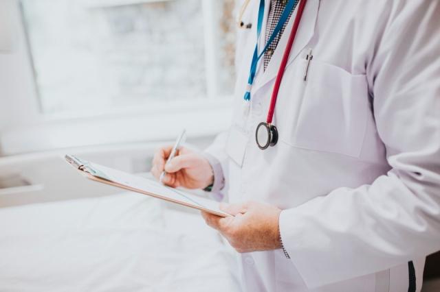Addiction Rates Are Skyrocketing – How to Spot the Signs Early cover picture