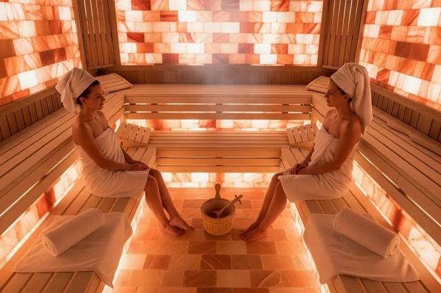 How Himalayan Salt Tiles Purify the Air in Sauna cover picture