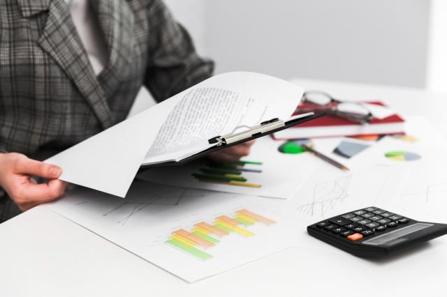 Debt Collection Benchmarks: What the Latest Reports Reveal cover picture