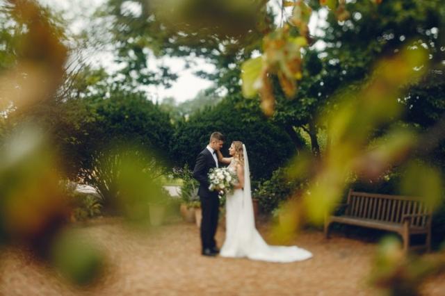 How to Choose a Wedding Photographer That Matches Your Vision cover picture