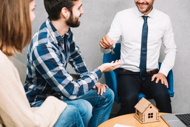 Mistakes That Homeowners Make When Selling Without An Agent cover picture
