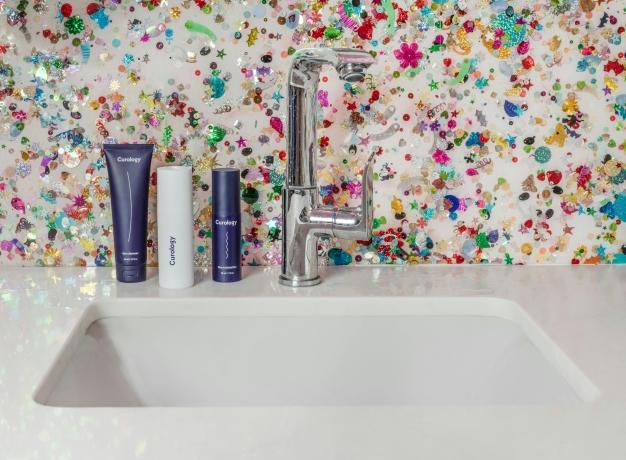 How to Understand the Difference Between a Face Cleanser and a Moisturizer cover picture