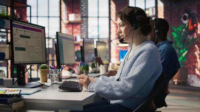 Use Cases of AI in Call Centers for Modern Businesses cover picture