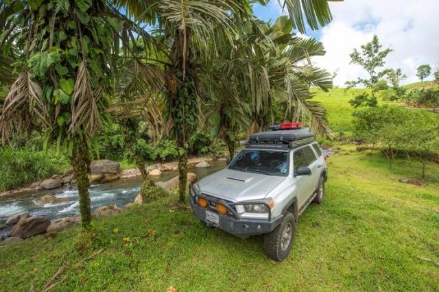 The Best Places to Live in Costa Rica for Digital Nomads cover picture