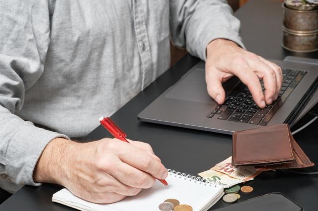 A Complete Guide to Prop Money: Types, Uses, and Legal Tips cover picture