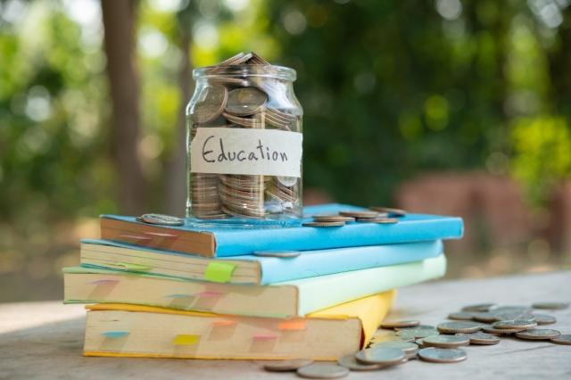 Why Smart People Use Loans to Achieve Their Educational Goals? cover picture
