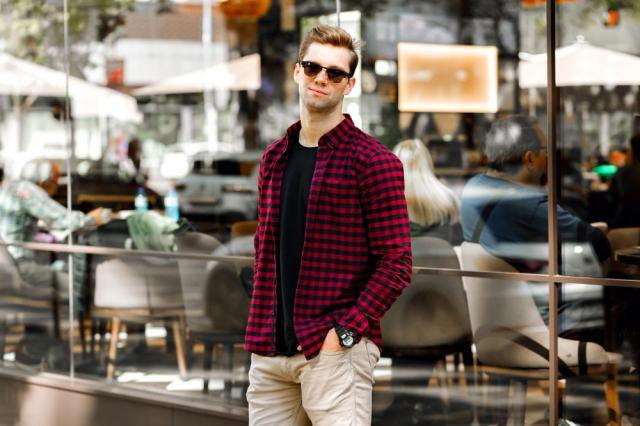 The Ultimate Guide to Choosing the Perfect Mens Flannel Shirt for Style and Comfort cover picture