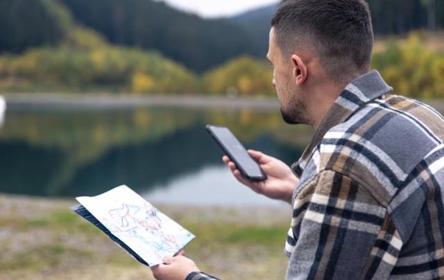 What Features Should a Location Tracking App Include? cover picture