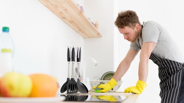 How to Make Cleaning Your Kitchen Easier cover picture