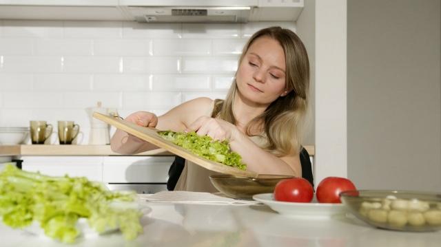 A Beginner’s Guide to Comfort Cooking Without the Fuss cover picture