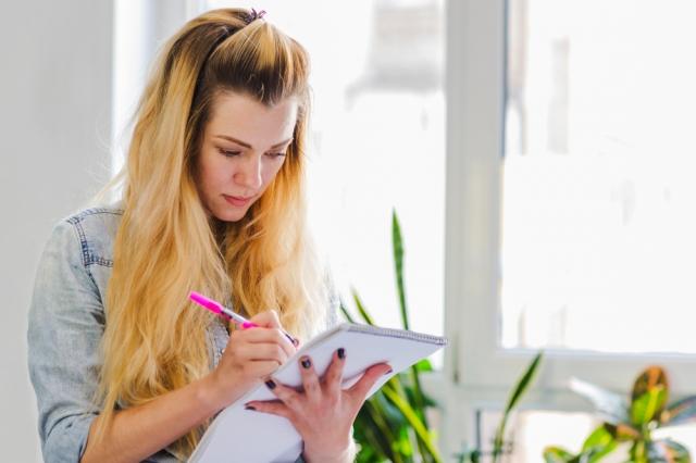 How to organize your life with checklists cover picture