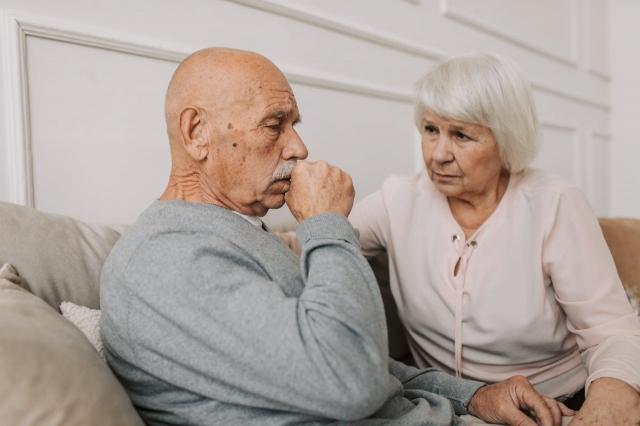 How to Support a Loved One Recently Diagnosed with Lung Cancer cover picture