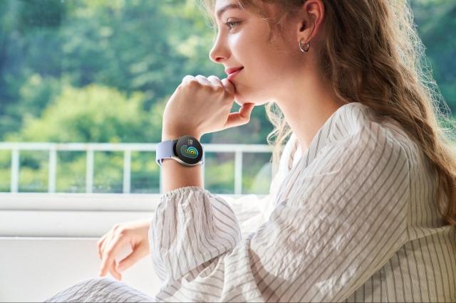 Smart Wrist Watch for Ladies: Features to Look Out for cover picture