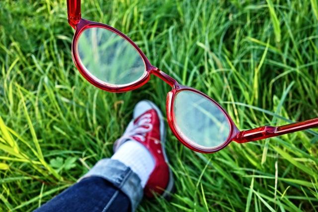 Red Reading Glasses: A Scam or a Legit Solution for Eye Strain? cover picture