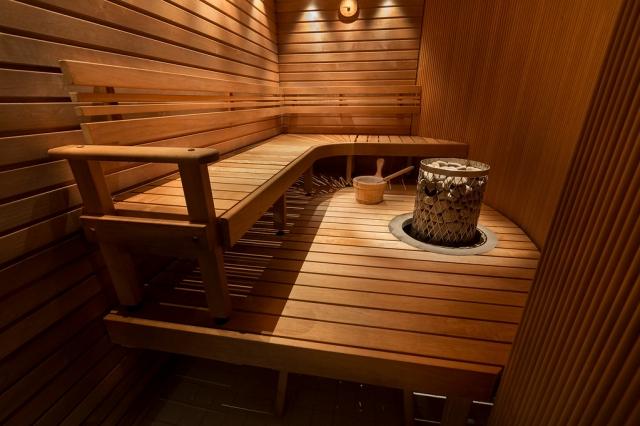 Plunge Bath Hotels for the Budget-Minded Vacationer cover picture