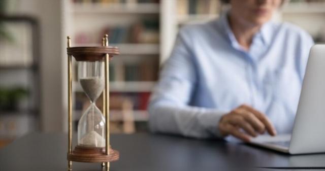 How to Start a Blog As a Financial Advisor? cover picture
