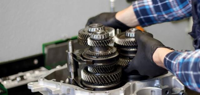 Is Transmission Repair or Replacement More Economical? A Comprehensive Cost Analysis cover picture