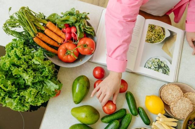 8 Tips for Getting the Crispiest Roasted Vegetables cover picture