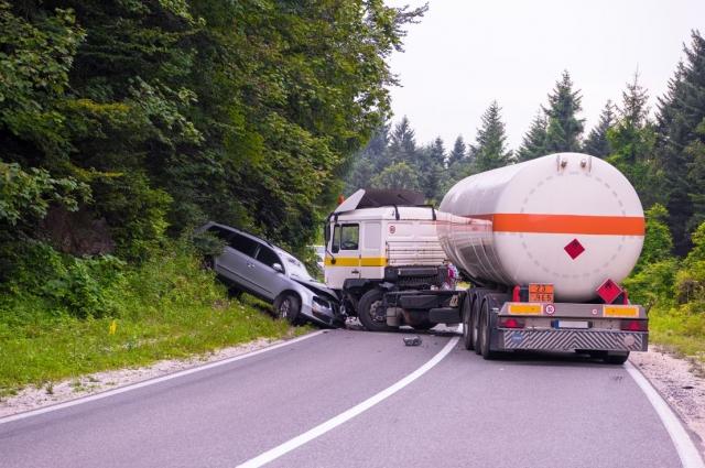 The Tips to Follow for a Successful Truck Accident Claim cover picture