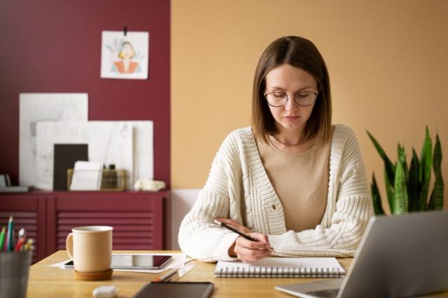 How to Start Writing an Essay: A Comprehensive Guide cover picture