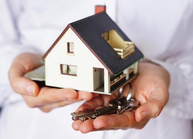 3 Things that will make completing your first house flip so much easier cover picture