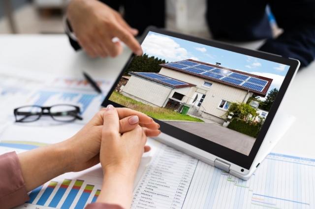 The Role of Estate Agents in the Digital Age cover picture