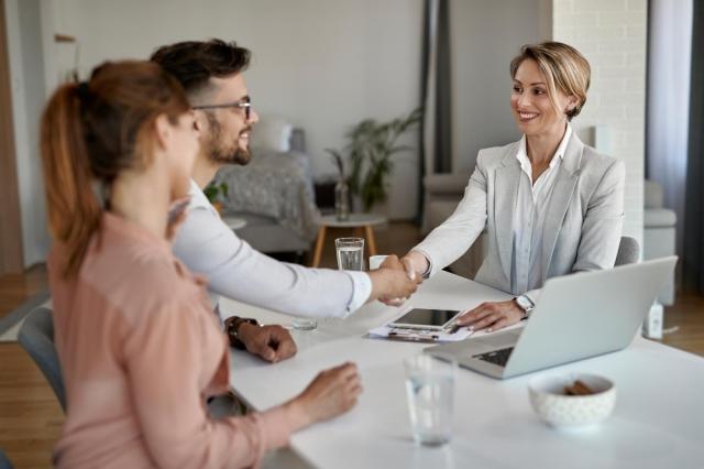 The Importance of Good and Speedy Communication with your Guests and How to Achieve It cover picture