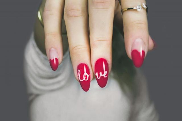 5 Tips for Healthy Nails: Expert Advice for Strong and Beautiful Nails cover picture