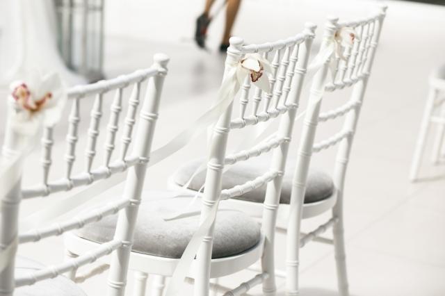 Should You Have Assigned Seats at Your Wedding: A Comprehensive Guide cover picture