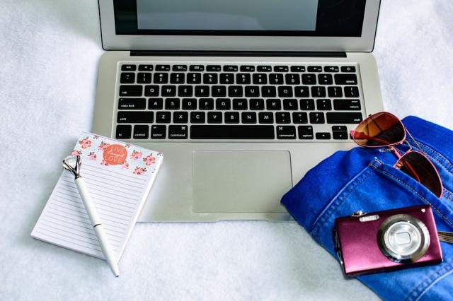 How to Start a Travel Blog in 2022? cover picture