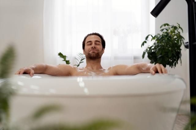 Essential Equipment for Taking an Ice Bath at Home cover picture