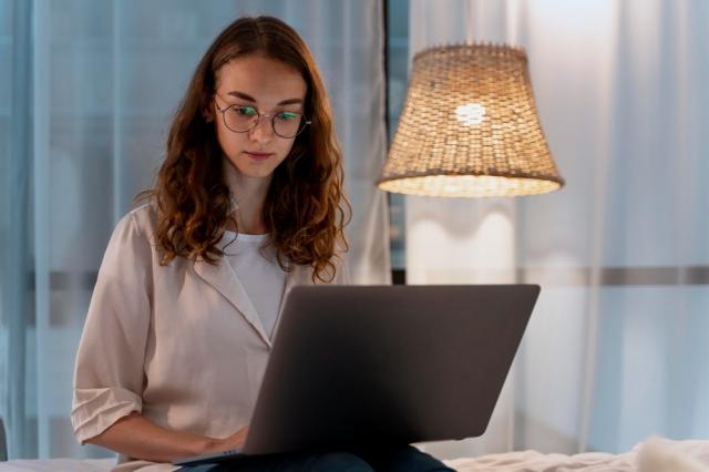 Maximizing Efficiency: How AI Essay Writers Are Transforming the Writing Industry in 2024 cover picture